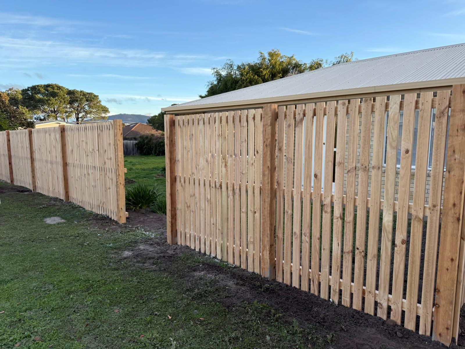 Hampton Style Fence - Hobart fencing and gates